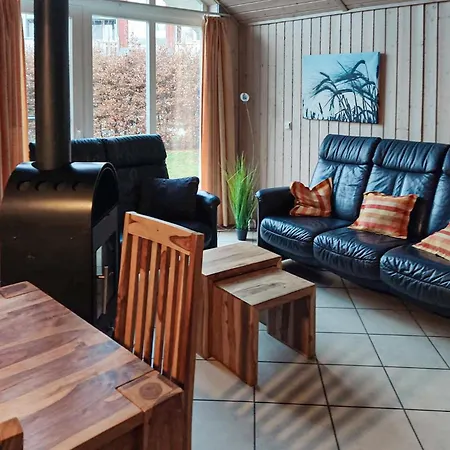 Lovely In Rechlinmueritz With Wifi Hébergement de vacances